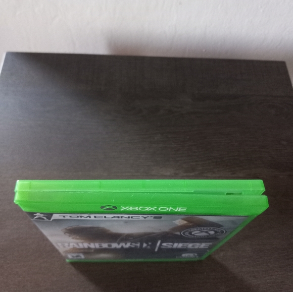 2015 Tom Clancy's Rainbow Six Siege For Xbox One Complete - Picture 2 of 8